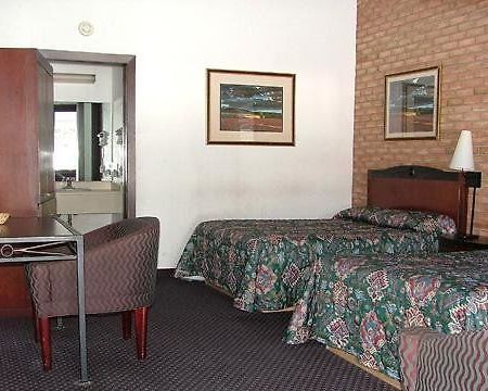 Rodeway Inn Кадиллак Номер фото
